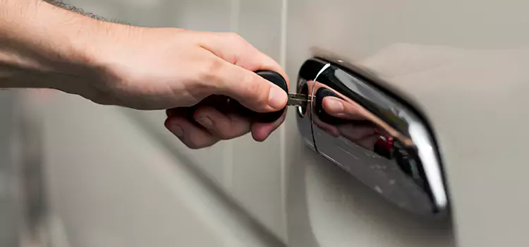 Why Choose Our Auto Locksmith Team in Raytown, MO?